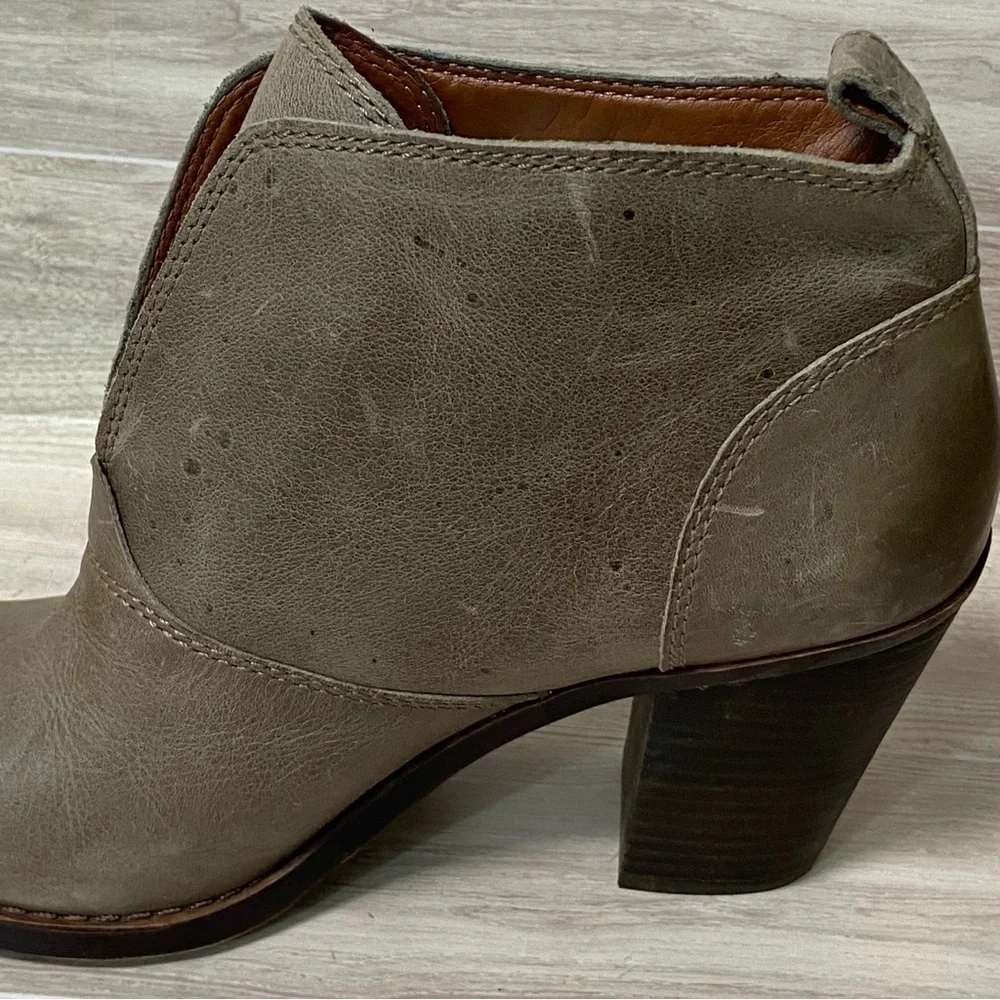 LUCKY BRAND / Ehllen Leather Ankle Boots Taupe Size 9